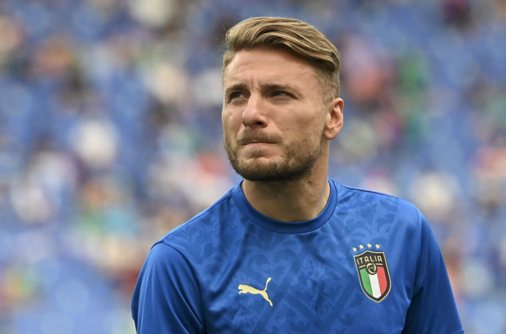 Football player Immobile - An icon of sharpness and an unyielding fighting spirit.