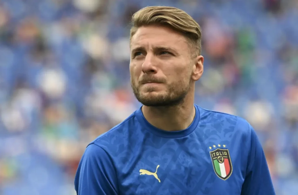 Football player Immobile - An icon of sharpness and an unyielding fighting spirit.